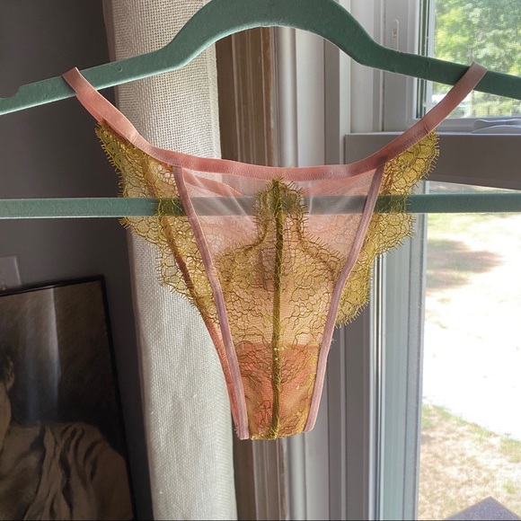 Victoria’s Secret Dream Itsy lace underwear - Picture 2 of 9